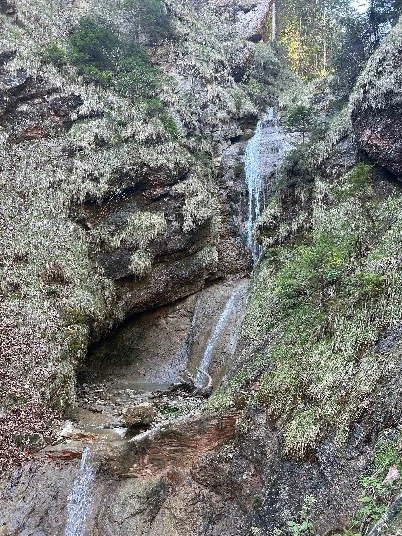 Bild von einer Schlucht beim Wandern